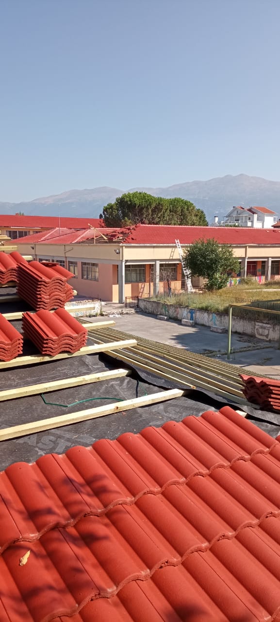 Σχολείο — Επανασκέπαση με Κεραμίδια – COKA Κατασκευαστική Ιωάννινα, φωτογραφία 2